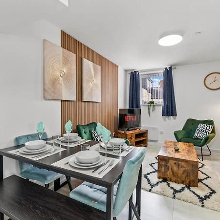 A Stylish Luxury 2 Bedroom Duplex Apartment 카디프 외부 사진